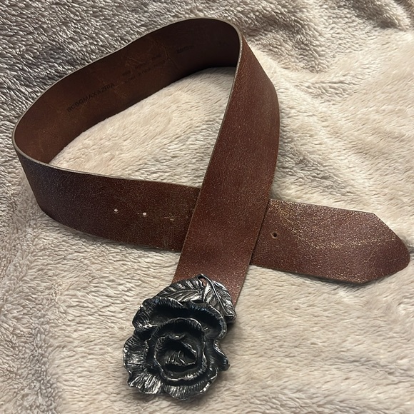 🎉HP🎉 BCBG MAX AZRIA Rose Runway Belt - Picture 7 of 10